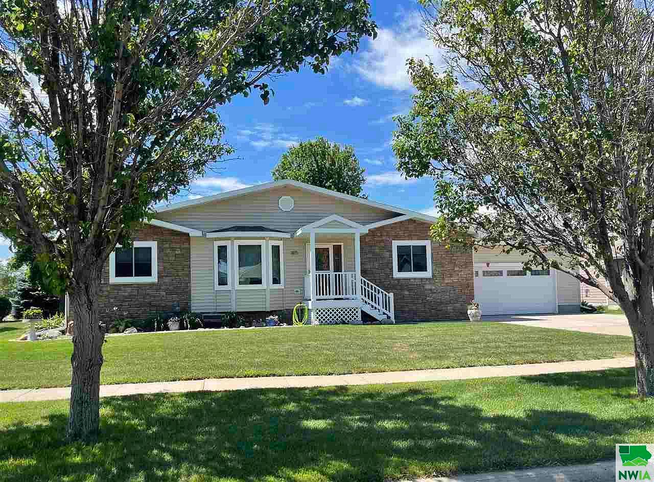 1815 Augusta Dr, Vermillion, SD 57069 Zillow