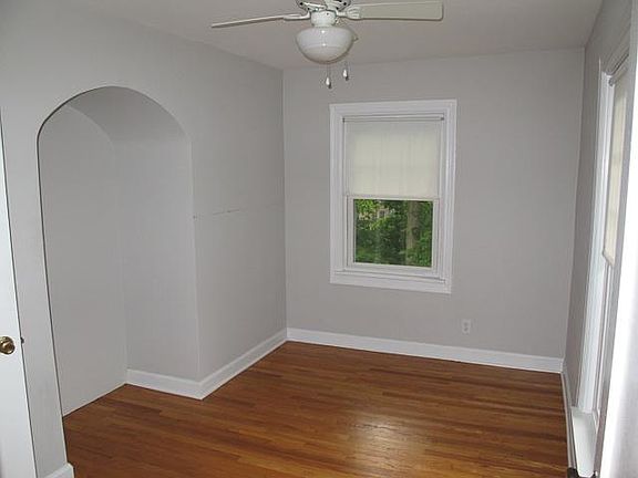 3rd image of 530 W 44th St