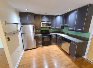 12 Stony Brook Dr APT B4, Glastonbury, CT 06033