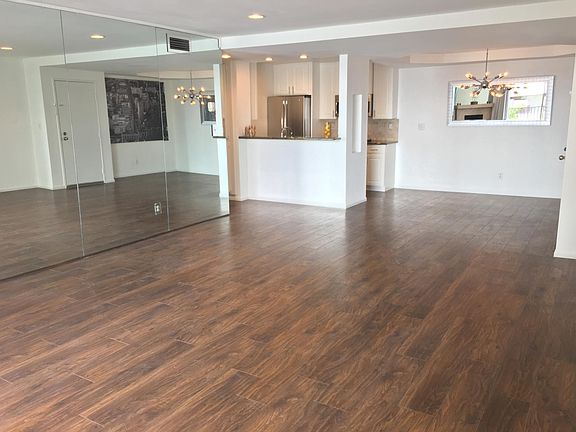 Living room / dining room