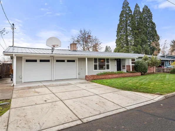 907 Comet Ave, Central Pt, OR 97502