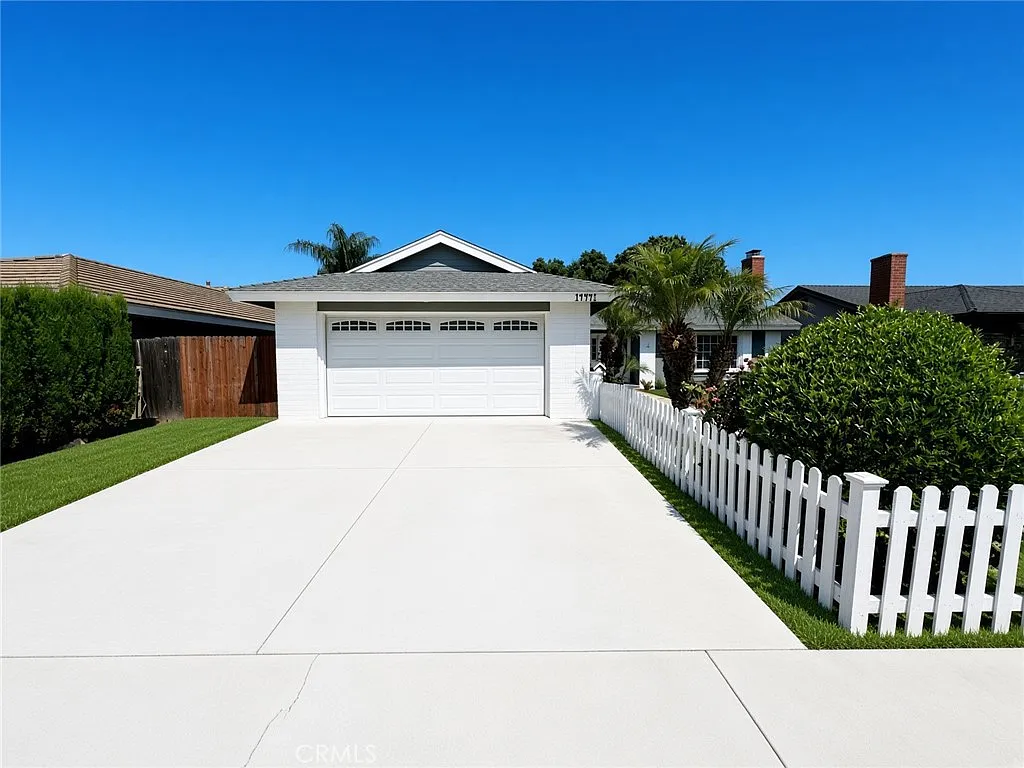 4 bed, 1760 sqft, $4,500 — Photo 2