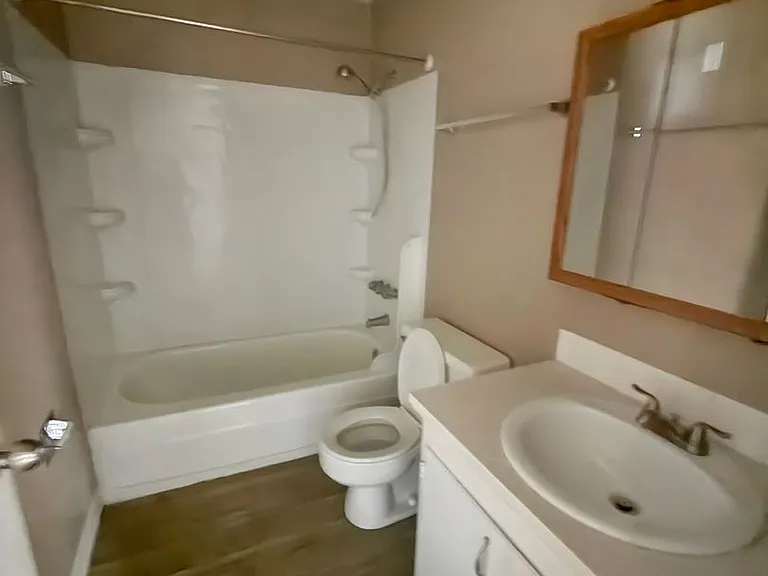 1122 Oakland St #2 — Photo 5