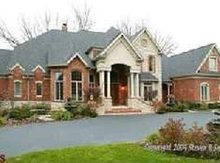 948 Masonridge Rd, Saint Louis, MO 63141