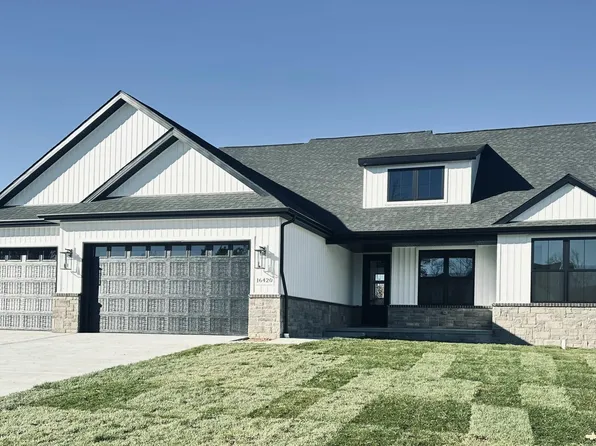 16420 Sleepy Hollow Dr, Fenton, MI 48430