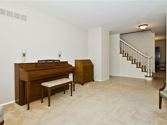 3rd image of 239 Aspen Trail Dr