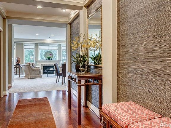 3rd image of 10055 Meydenbauer Way SE APT 7