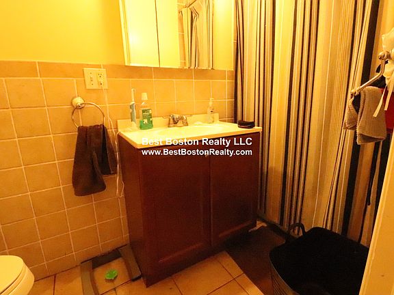 4th image of 27 Portsmouth St #2