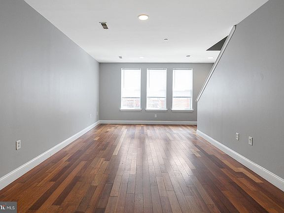 5th image of 1940 N Gratz St #2