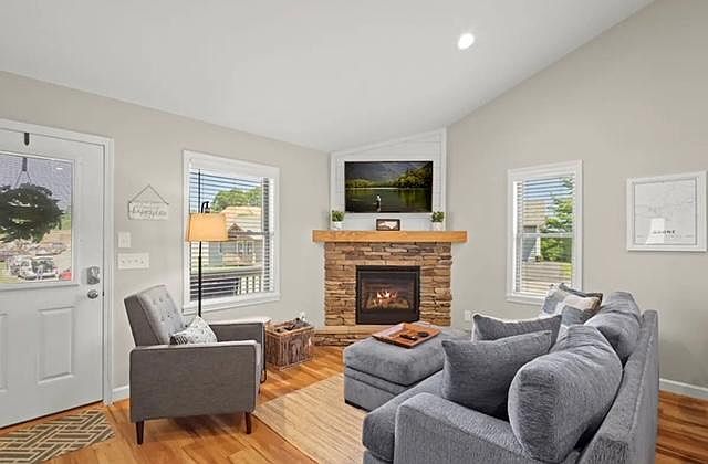 1st image of 111 Morgan Pl