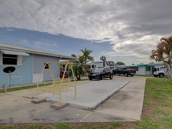 3rd image of 6681 SE 51st Street