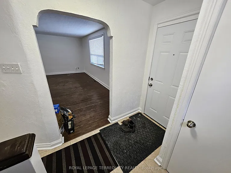 557 Lawrence Ave W — Photo 12
