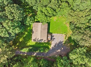 19 Pleasant Valley Ln, Chester Gap, VA 22623