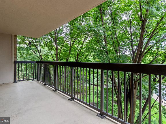 3rd image of 3709 S George Mason Dr APT 205
