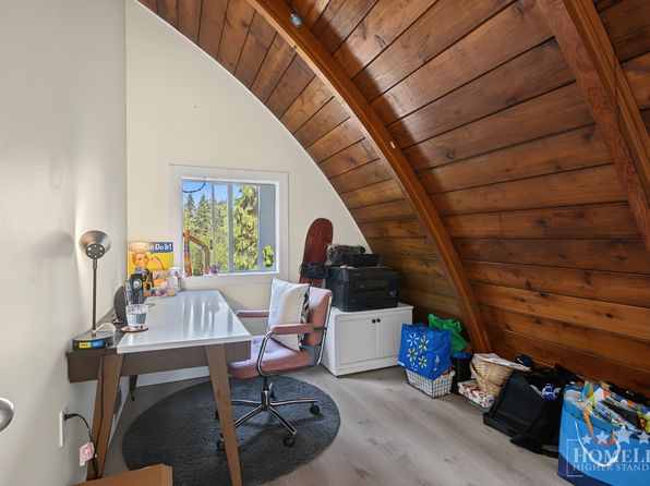 3 bedroom rental in Surrey — photo 22