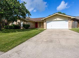 1817 Dolphin Dr, Portland, TX 78374