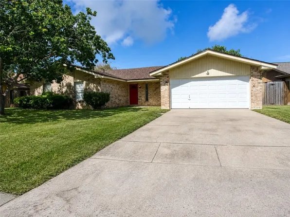 1817 Dolphin Dr, Portland, TX 78374