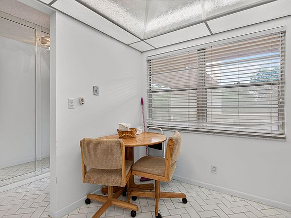 3rd image of 2403 Antigua Circle #B4
