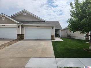 8911 Rifle Dr, Lincoln, NE 68507