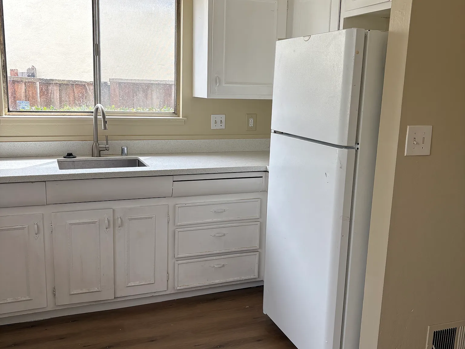 2 bed, 900 sqft, $3,199 — Photo 3