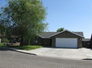 1319 Tempe Ct, Hanford, CA 93230