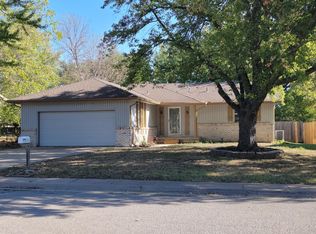 320 E Derby Hills Dr, Derby, KS 67037