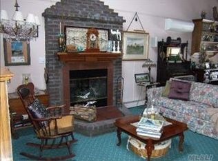 34 Greenbrier Ave, Farmingville, NY 11738