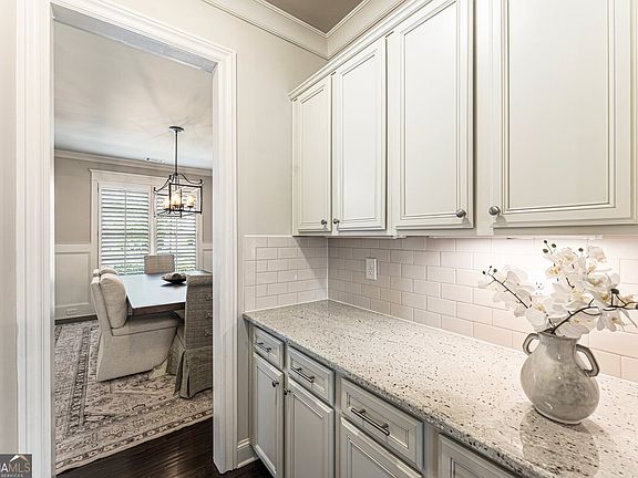 5th image of 3317 Sweetleaf Ln
