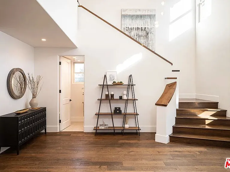 3496 Redwood Ave — Photo 3