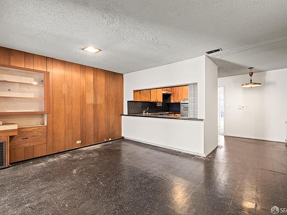 4th image of 1285 Pacific Ave