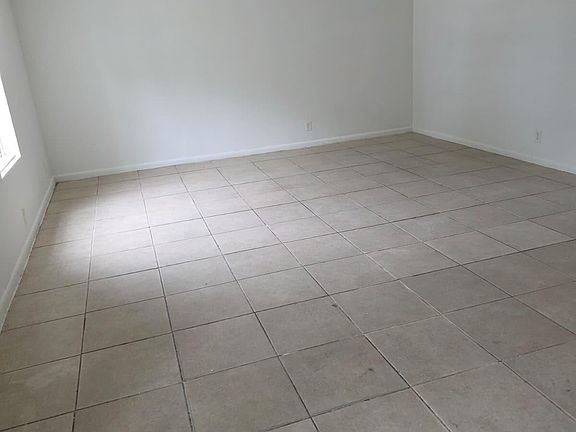 5th image of 1633 W 28th Street #B
