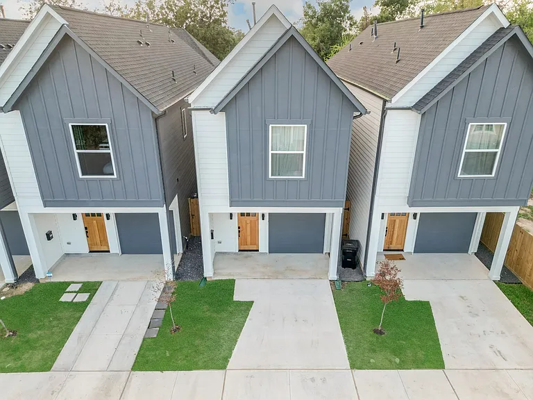 2105 Sam Wilson St #D — Photo 24