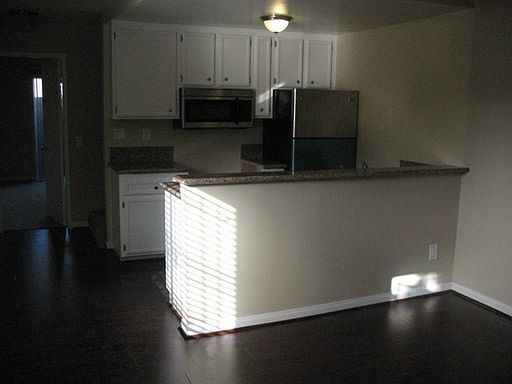 4th image of 4638 Kensington Dr Unit 2