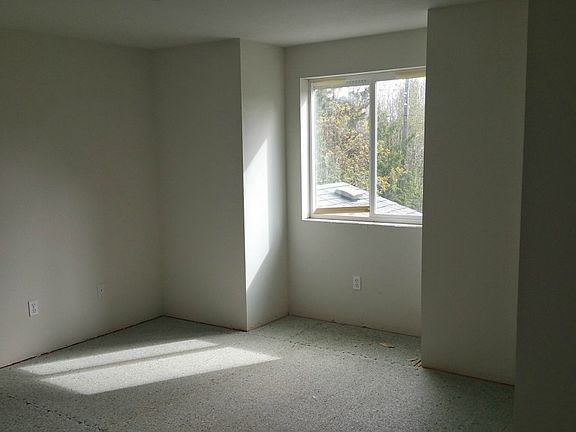 5th image of 809 26th Avenue Ct
