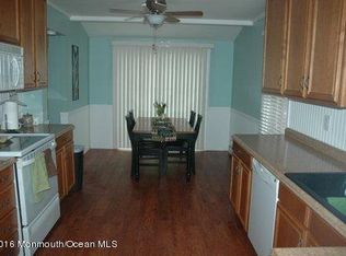 510 Riverside Dr, Bayville, NJ 08721