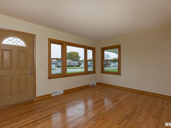2nd image of 610 30th Ave
