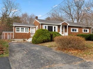 100 Lake Dr, South Hamilton, MA 01982
