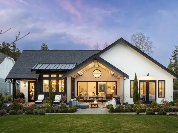 839 Clayton Rd, North Saanich, BC V8L 5M3