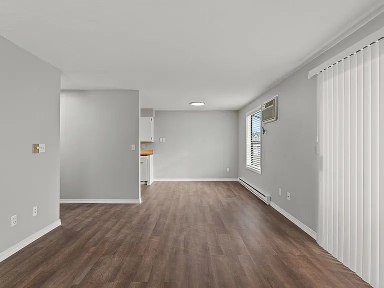 2705 N Pines Rd — Photo 24