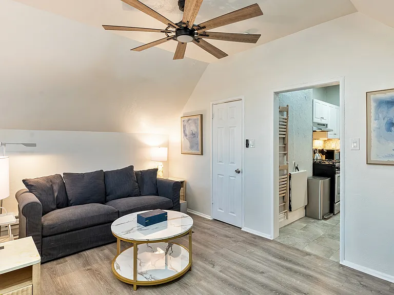 271 E St #3 — Photo 8