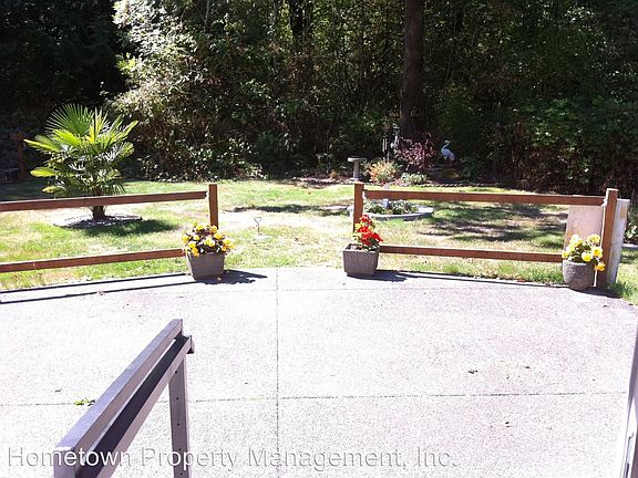 3rd image of 5943 67th Ave NE
