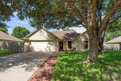 2604 Bluebonnet Valley Dr Photo 1