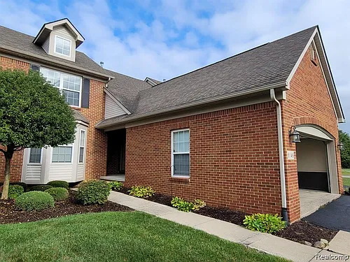 6146 Lone Oak Cir #B1 Photo 1 6146 Lone Oak Cir #B1 Photo 1