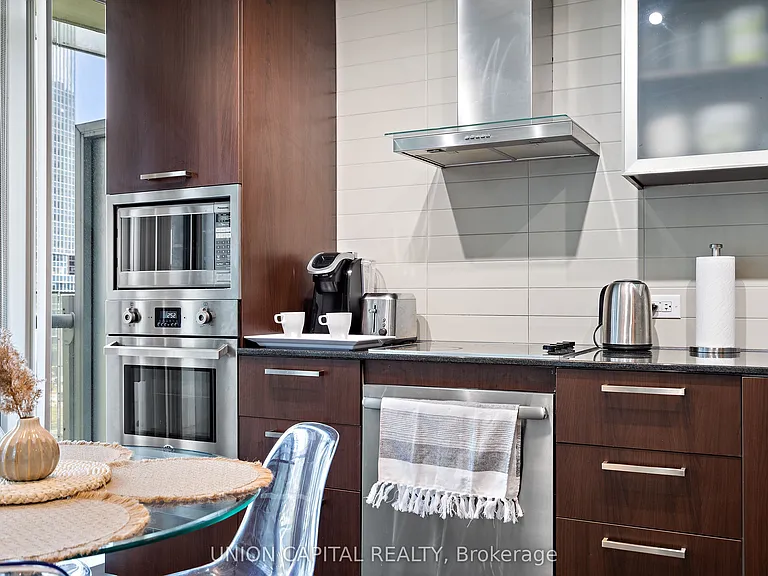 12 York St #501 — Photo 3