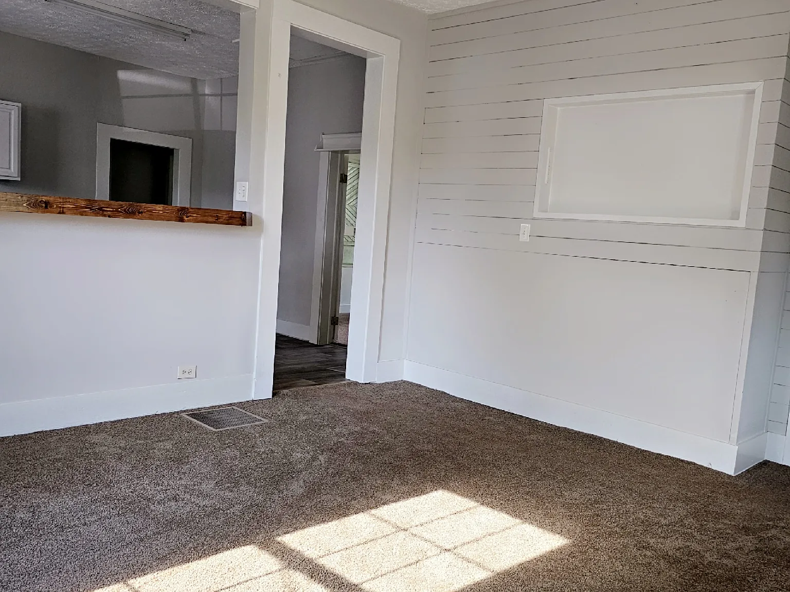 3 bed, 1172 sqft, $1,500 — Photo 4