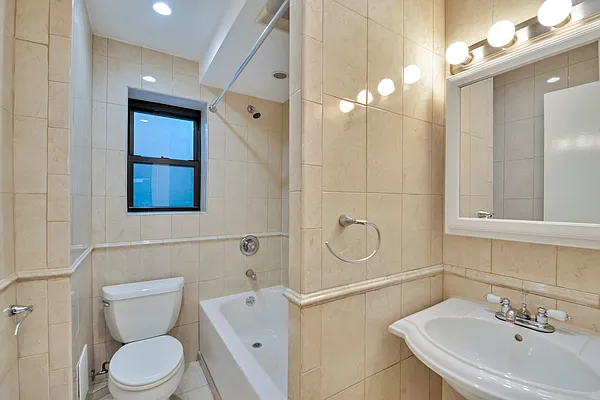 Rented by Compass | media 7