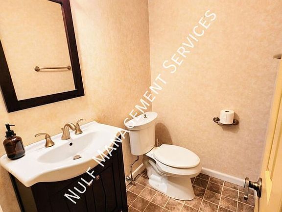 5th image of 904 Sewickley Heights Dr