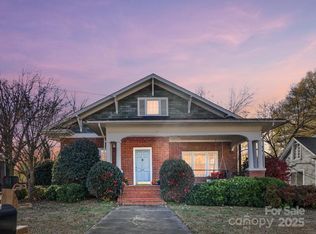 221 N Patterson St, Statesville, NC 28677