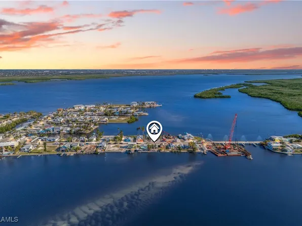 4742 Pine Island Rd NW, Matlacha, FL 33993