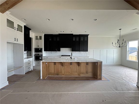 5th image of 2719 Amaris Ave